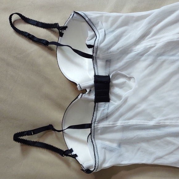 Black & White Lace Bustier/Corset Size 36C - Picture 5 of 7